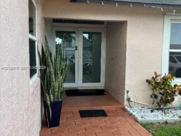 11313 SW 165th Ter , Miami, FL 33157