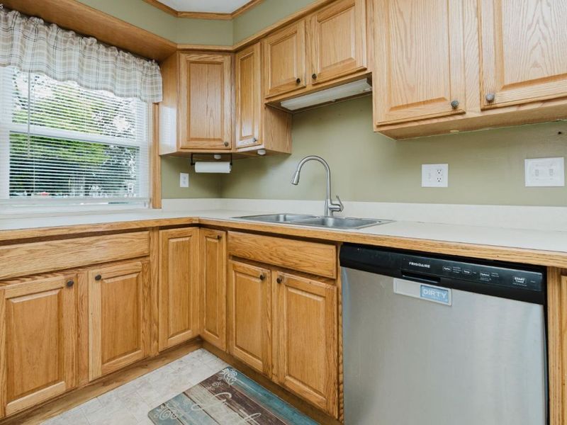 320 Goodrich Road, Bellevue, OH 44811 Photo 11
