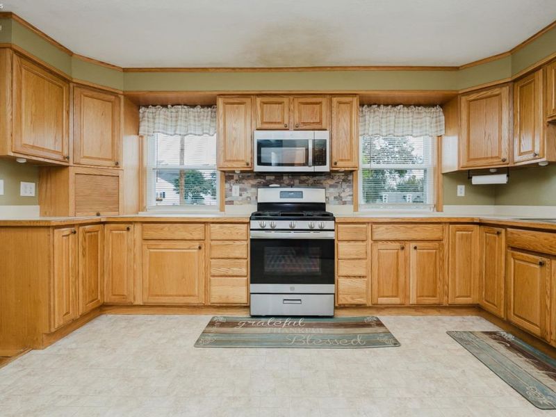 320 Goodrich Road, Bellevue, OH 44811 Photo 13