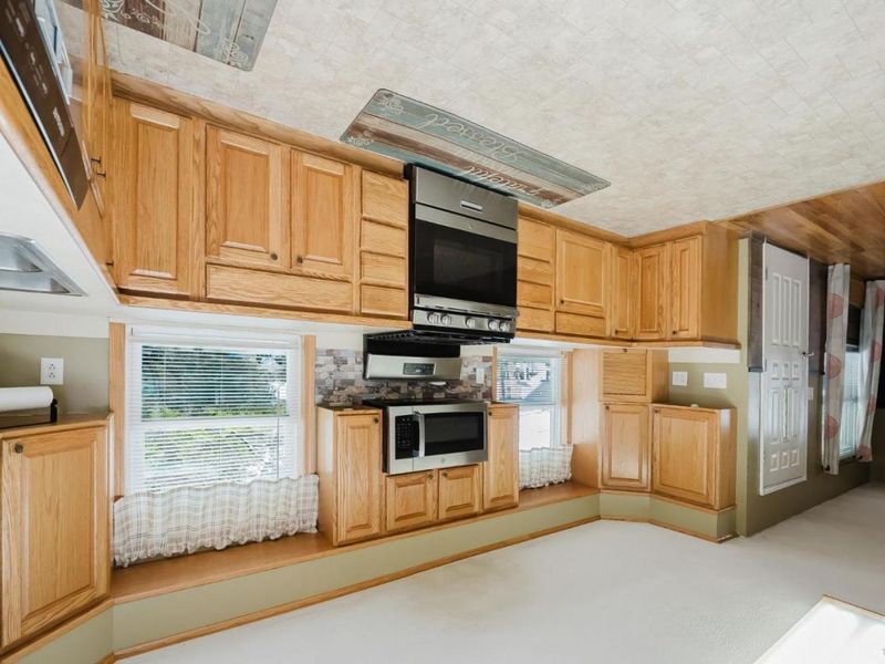 320 Goodrich Road, Bellevue, OH 44811 Photo 8