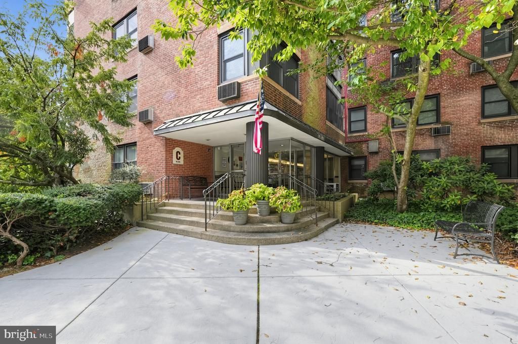80 W BALTIMORE AVENUE, LANSDOWNE, PA 19050