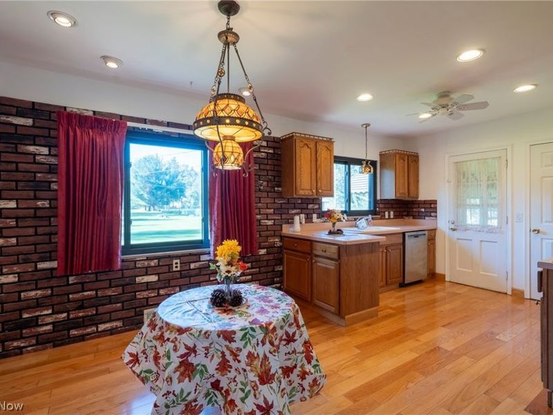 6446 Big Creek Parkway, Parma Heights, OH 44130 Photo 21