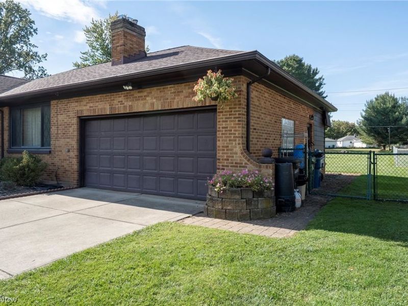 6446 Big Creek Parkway, Parma Heights, OH 44130 Photo 6