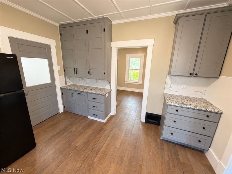 100 Perry Street, Struthers, OH 44471 Photo 4