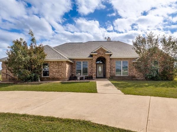 609 South Drive, Springtown, TX 76082