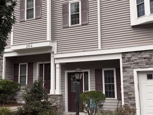 264 Winn St, Unit B, Burlington, MA 01803
