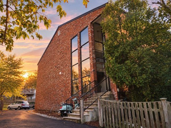 10 Roberts St, Unit 22, Somerville, MA 02145