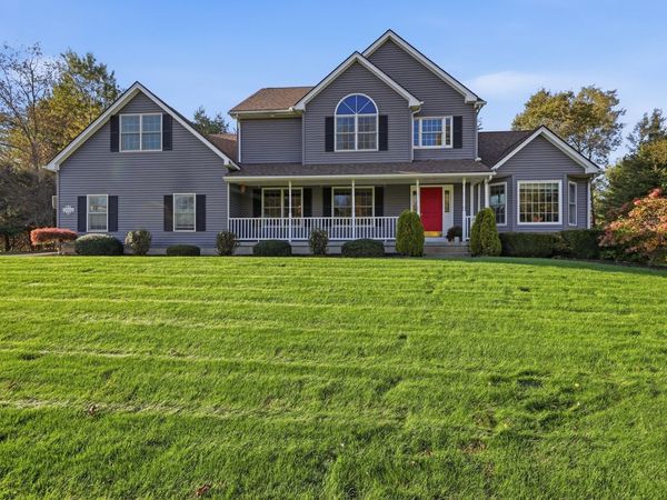 7 Holly Cir, Easthampton, MA 01027