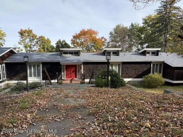 1 Orchard Lane , Clarks Summit, PA 18411