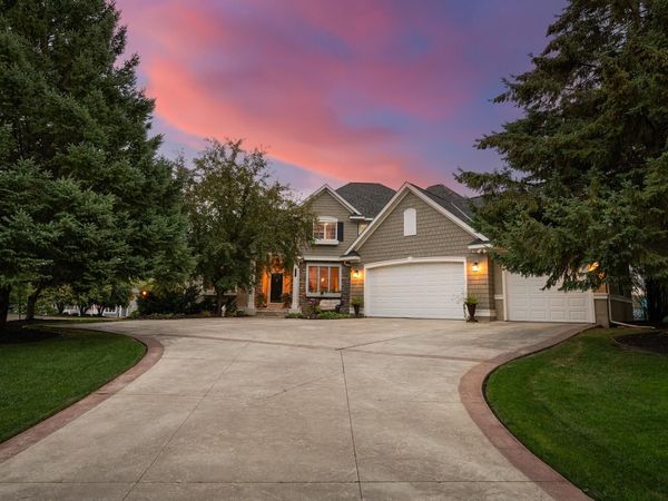 7757 7th Street N, Oakdale, MN 55128