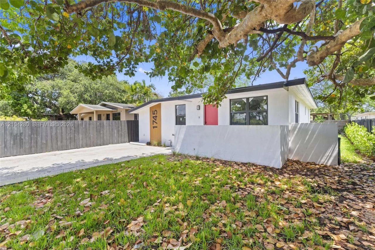 1745 NW 151st St , Miami Gardens, FL 33054 Photo