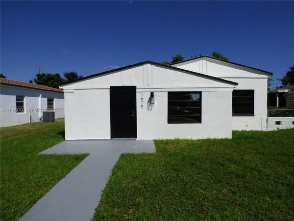 1679 NE 180th St , North Miami Beach, FL 33162