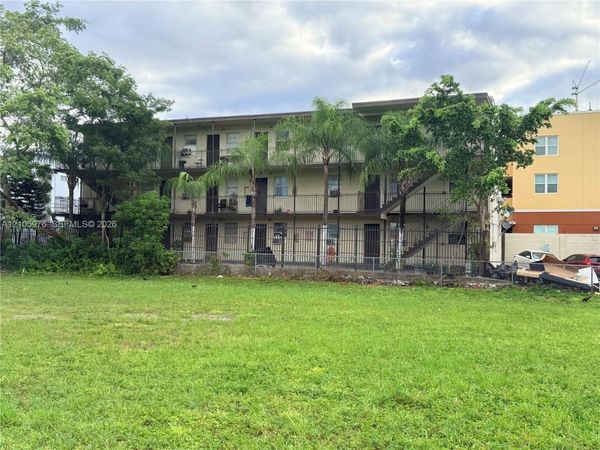 561 NW 6th St, Unit 103, Miami, FL 33136