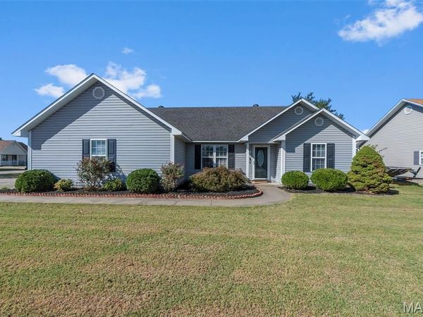 125 Albert Drive , Sikeston, MO 63801