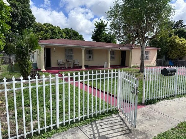 9229 NW 33RD AVE Road, Miami, FL 33147