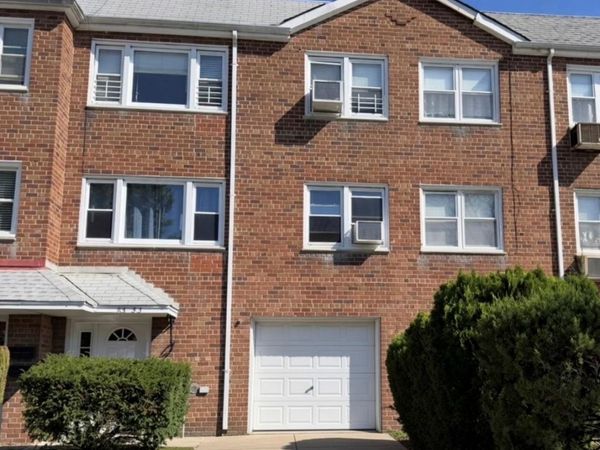 83-53 264th Street , Glen Oaks, NY 11004