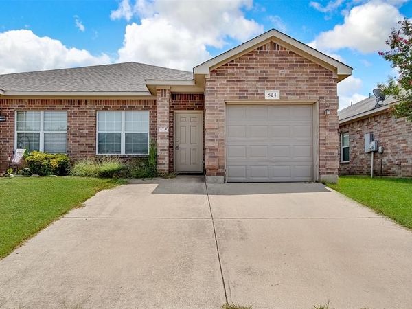 824 Walnut Street, Burleson, TX 76028
