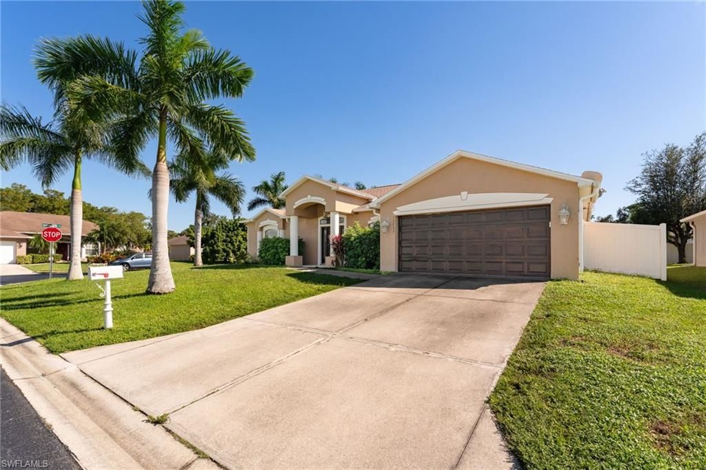 15752 Sunny Crest Ln, Fort Myers, FL 33905 Photo