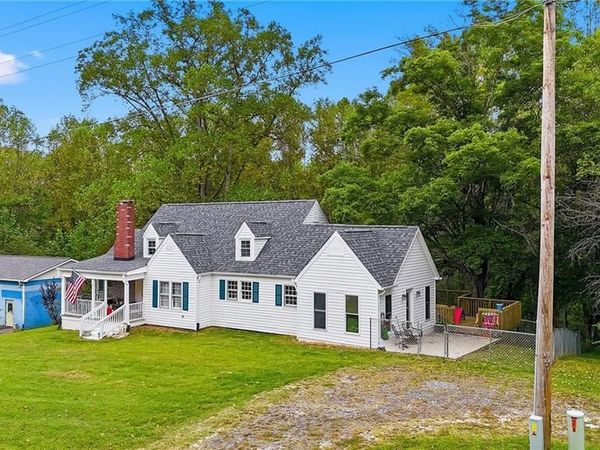 2226 Nc Highway 268, Pilot Mountain, NC 27041