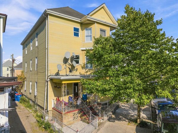 866 Brock Ave, New Bedford, MA 02744