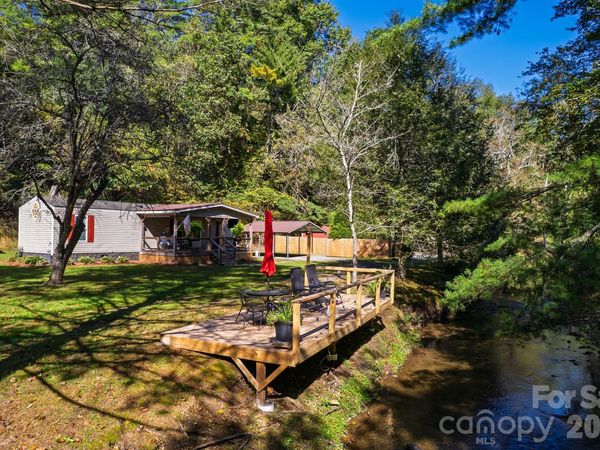 99 Lynn Lane , Glade Valley, NC 28627