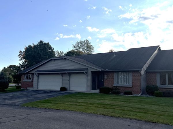 286 Molen Drive, Zeeland, MI 49464