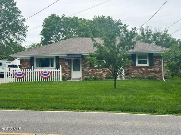 800 W High Street, Defiance, OH 43512