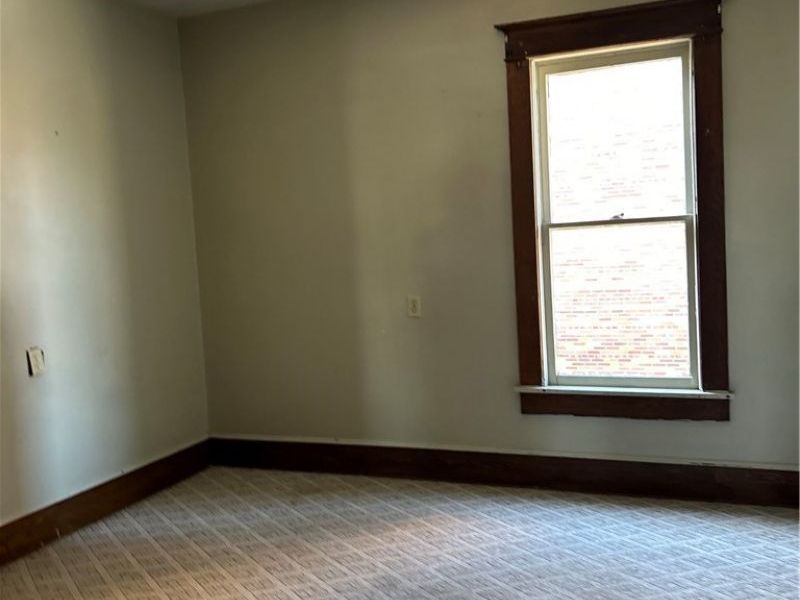 117 N 10th Street, Cambridge, OH 43725 Photo 2