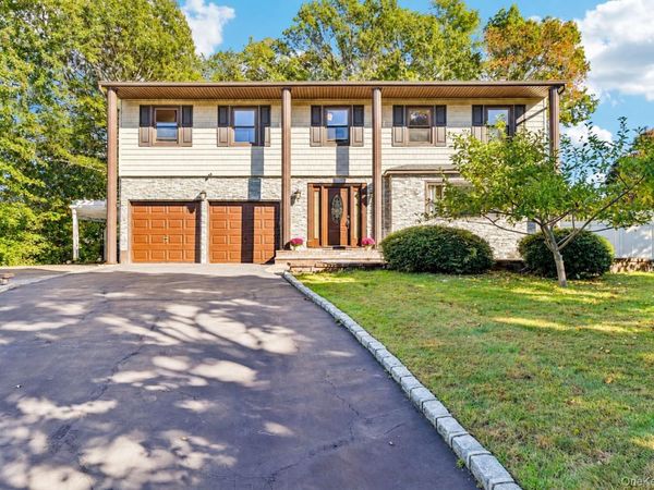81 Twin Oaks Drive , Kings Park, NY 11754