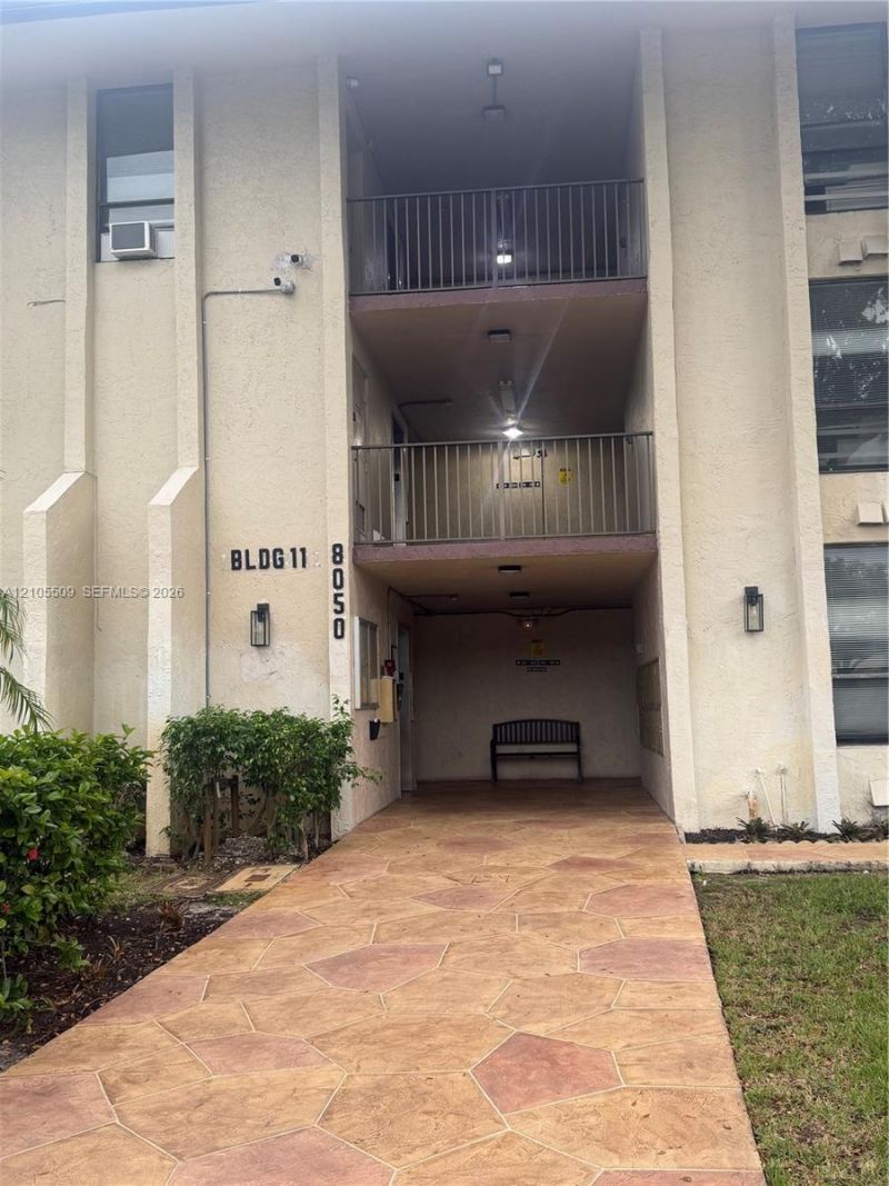 8050 W Mcnab Rd , Unit 121, Tamarac, FL 33321 Photo