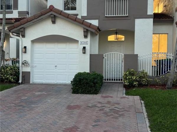 6316 SW 165th Pl , Miami, FL 33193