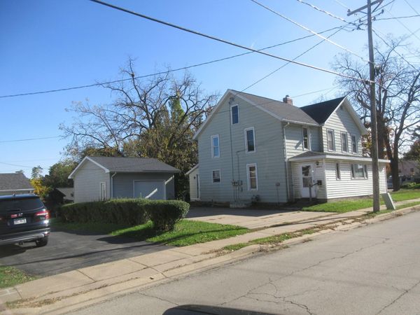 255 S Chestnut Street, Platteville, WI 53818