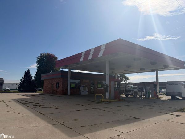 738 S Oak St, Iowa Falls, IA 50126
