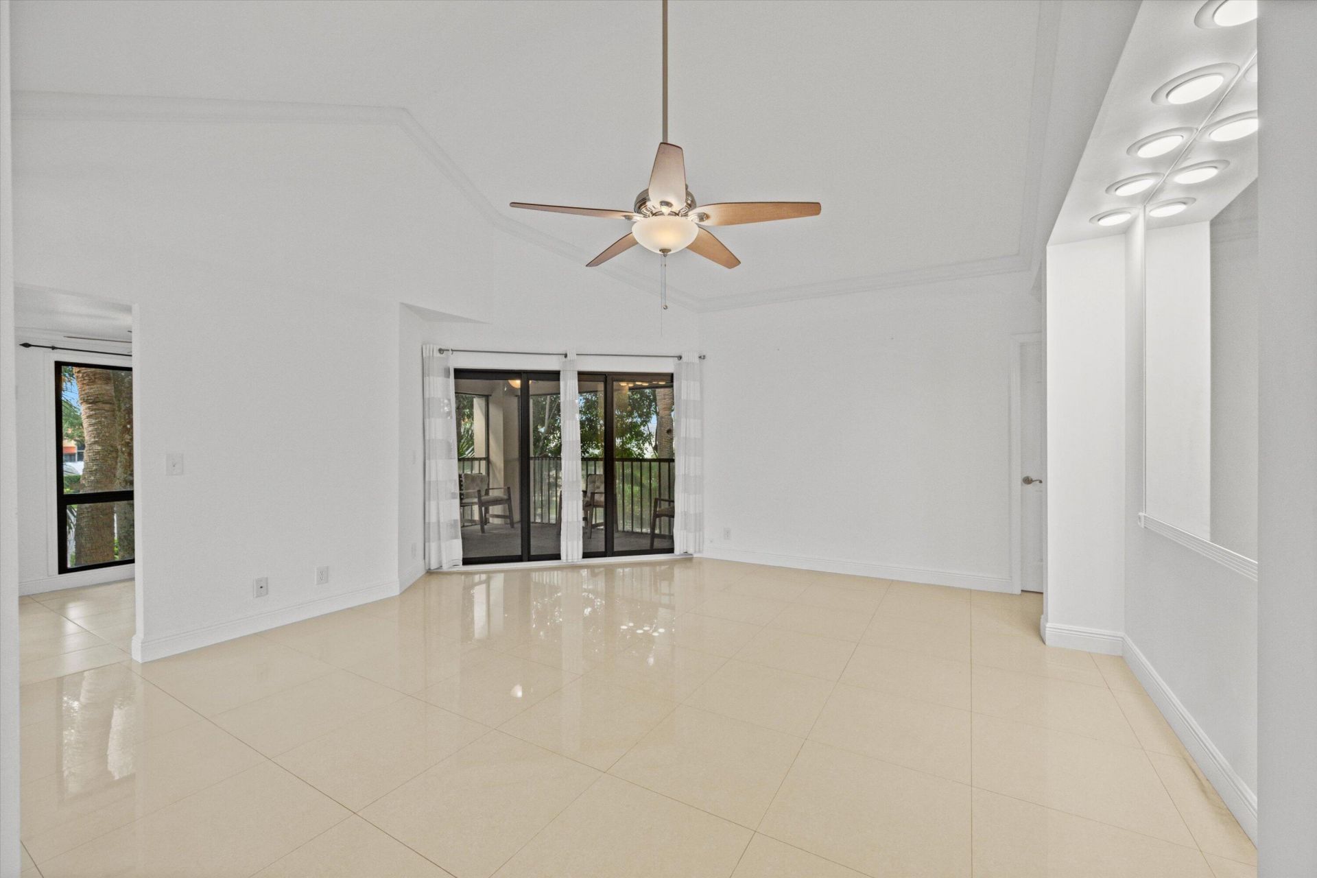116 Waterview Drive, Unit 1160, Palm Beach Gardens, FL 33418 Photo
