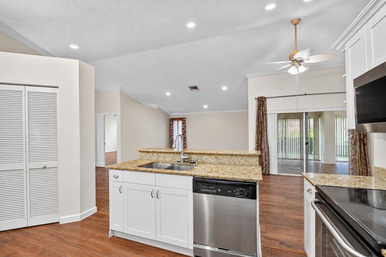 174 Harbor Lake Circle, Greenacres, FL 33413 Photo
