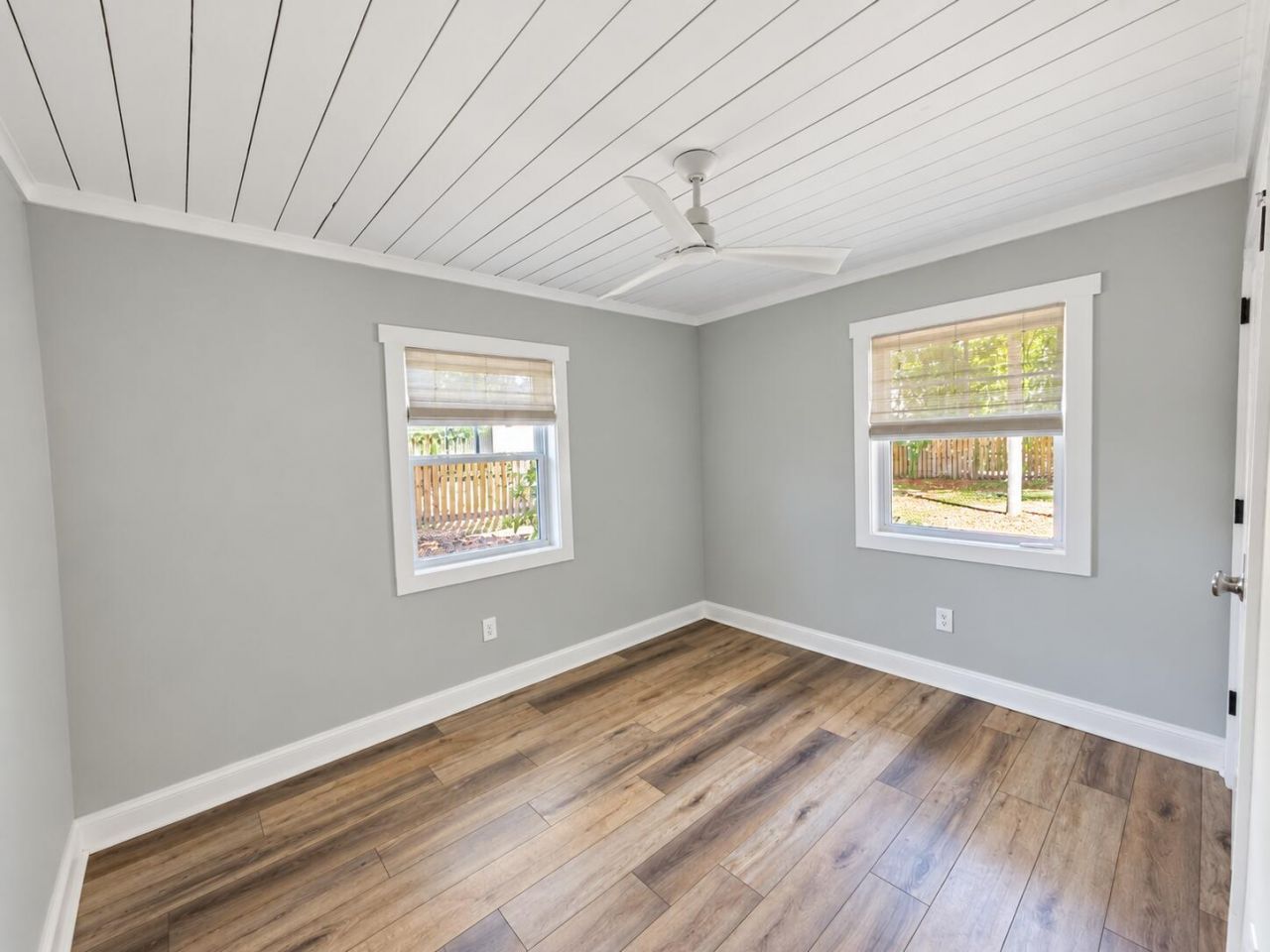 29 21st Avenue Photo 18