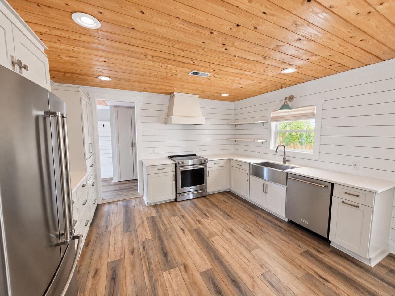 29 21st Avenue Photo 8