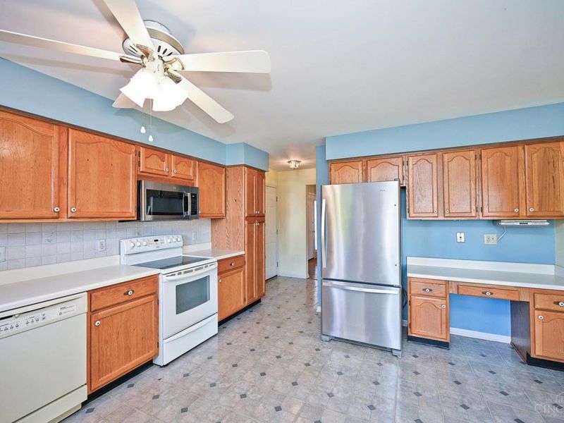 7011 Tradewind Court, Hamilton Township, OH 45039 Photo 9