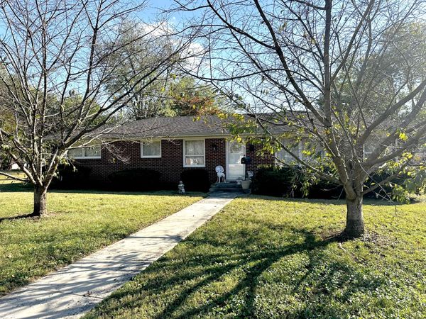 1015 Greenhill St , Murfreesboro, TN 37129