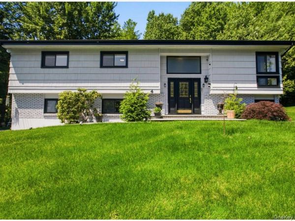 4 Medford Place , Nanuet, NY 10954