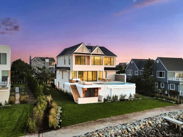 498 Dune Road , Westhampton Beach, NY 11978