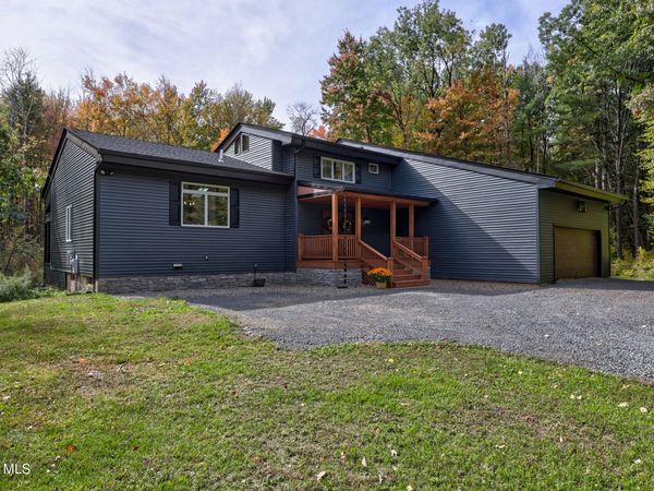 994 Hatlee Road, Ballston Lake, NY 12019