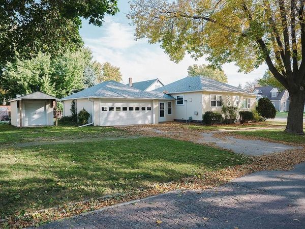 227 E 9th Street, Blue Earth, MN 56013