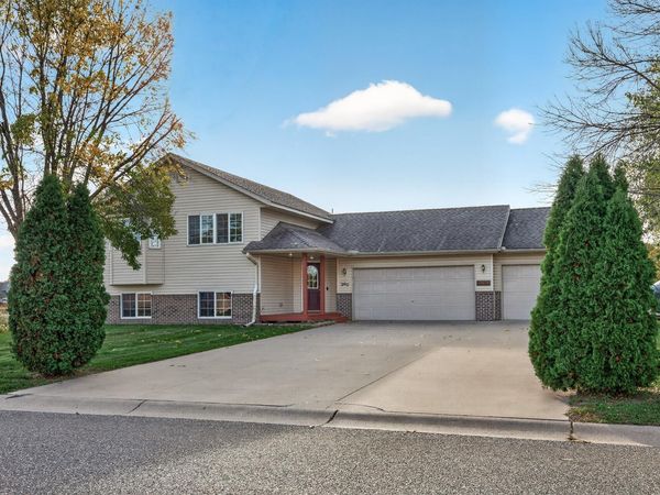 37838 Hawthorne Avenue, North Branch, MN 55056