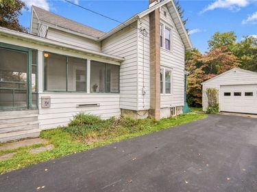 704 1st Street , Liverpool, NY 13088