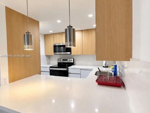4550 NW 9th St, Unit 102E, Miami, FL 33126