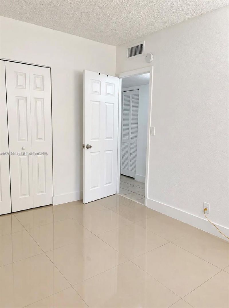 4550 NW 9th St, Unit 102E, Miami, FL 33126 Photo