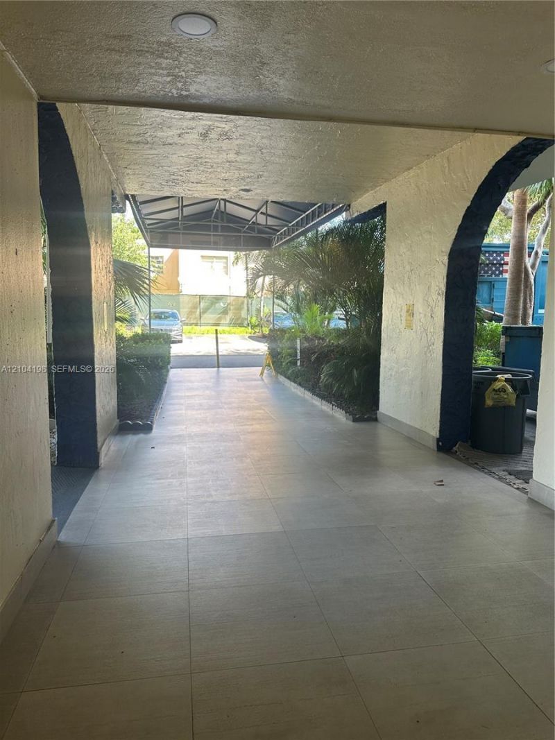 4550 NW 9th St, Unit 102E, Miami, FL 33126 Photo