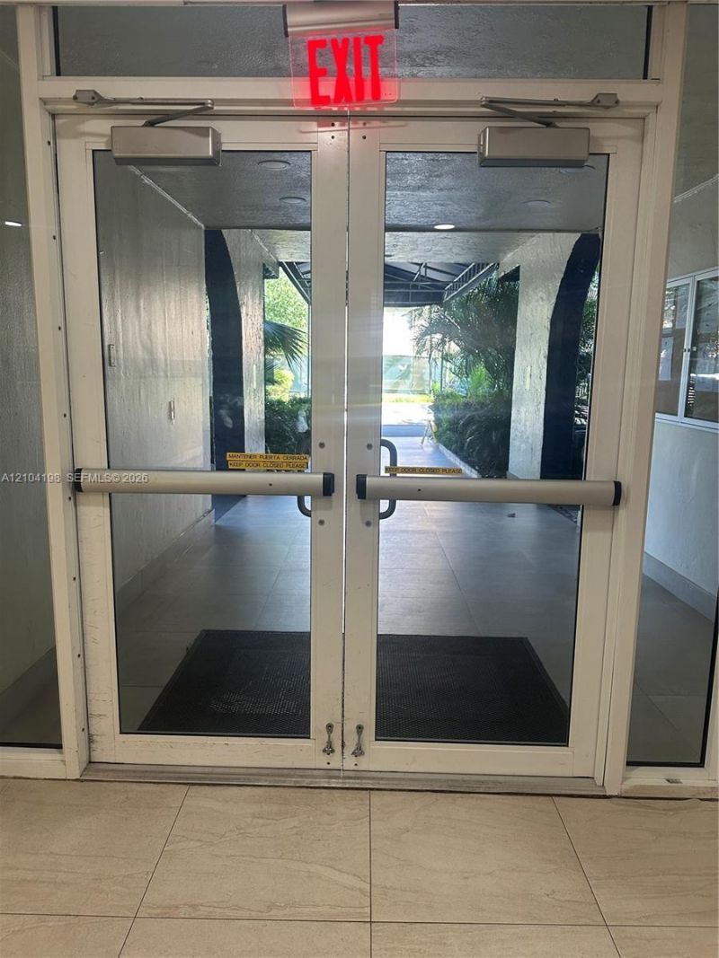 4550 NW 9th St, Unit 102E, Miami, FL 33126 Photo