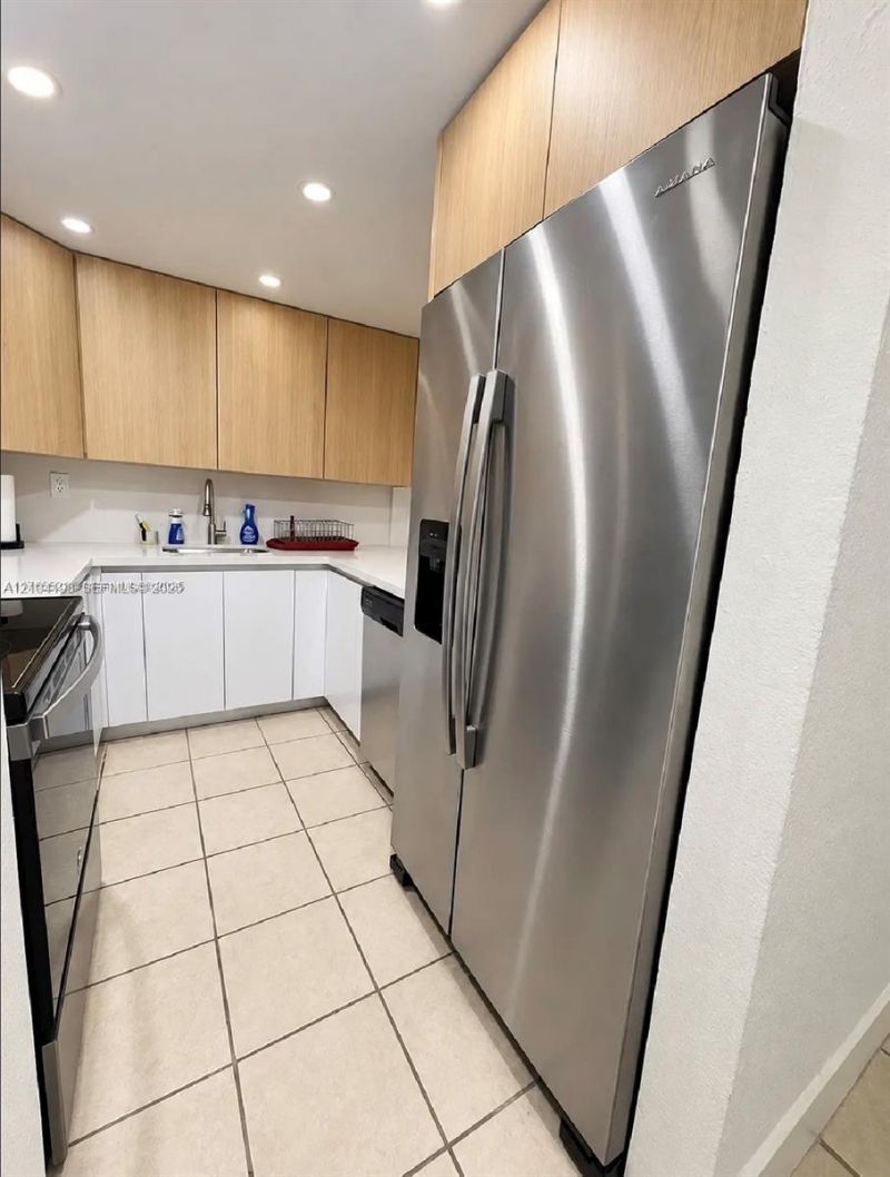 4550 NW 9th St, Unit 102E, Miami, FL 33126 Photo